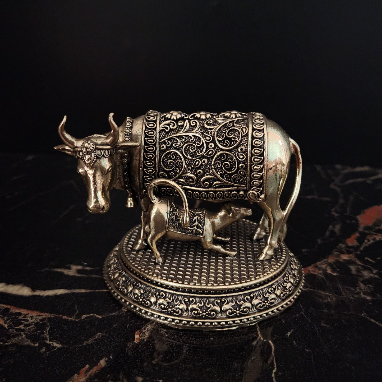 Brass Kamdhenu Cow & Calf Idol (2.3 Inches)