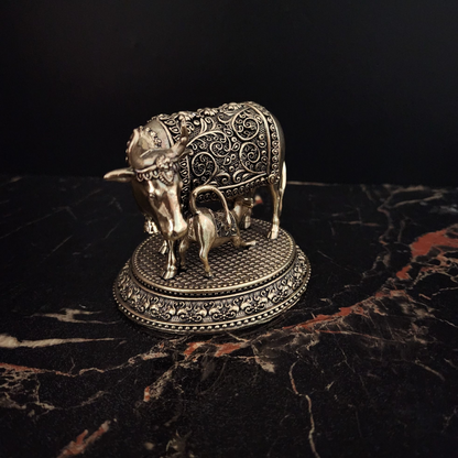 Brass Kamdhenu Cow & Calf Idol (2.3 Inches)