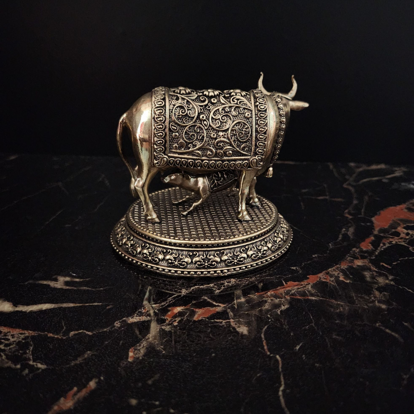 Brass Kamdhenu Cow & Calf Idol (2.3 Inches)