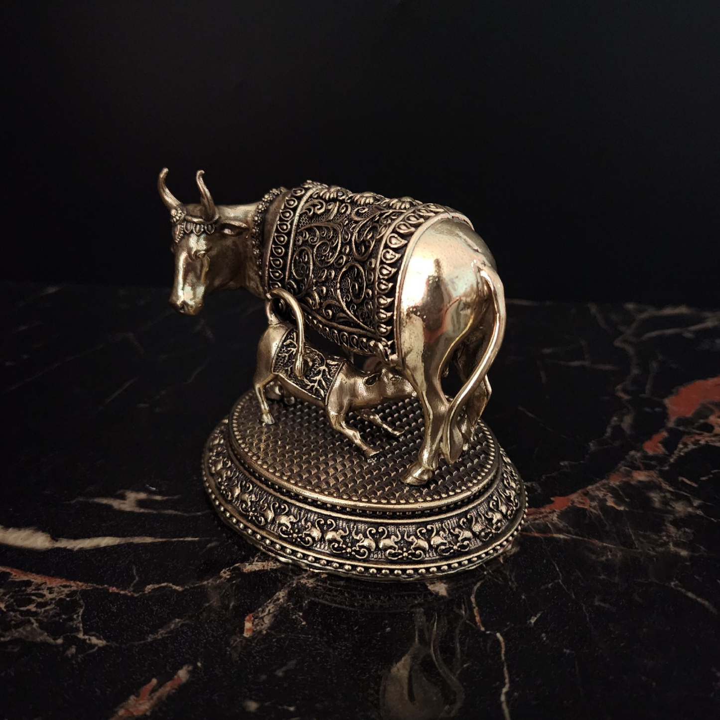 Brass Kamdhenu Cow & Calf Idol (2.3 Inches)